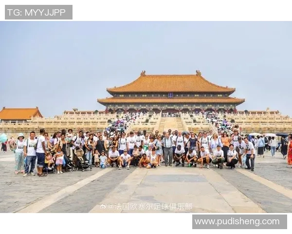 外国足球明星畅游故宫感受中华文化魅力与历史底蕴