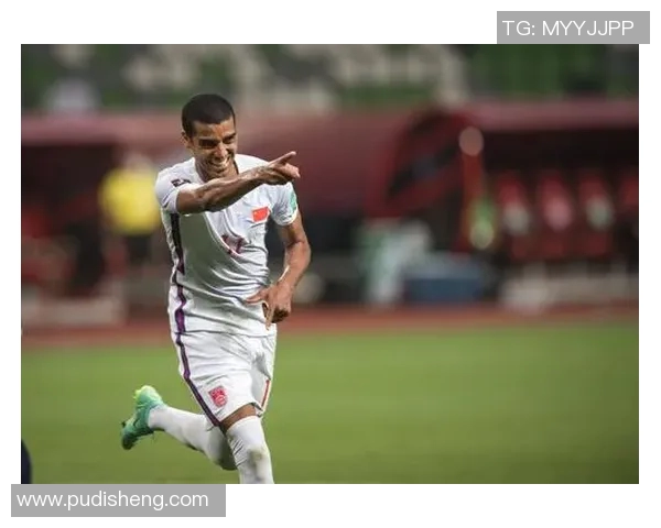 中国国家足球队40强赛对阵关岛精彩录像回顾与分析